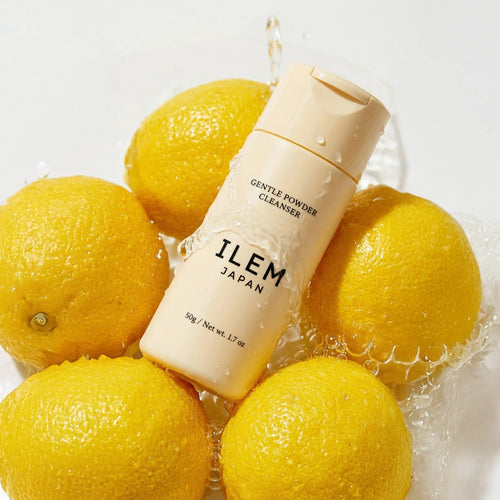 Gentle powder cleanser face wash with Vitamin C and E by ILEM